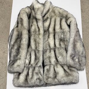 Gallery Women’s Faux Fur Coat Size XS – Silver Gray Ombre Plush Mid-Length